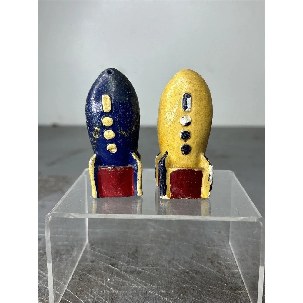VTG 1940s WWII Bombs Salt Pepper Shakers Set Chalk Ware‎ Allied Victory History